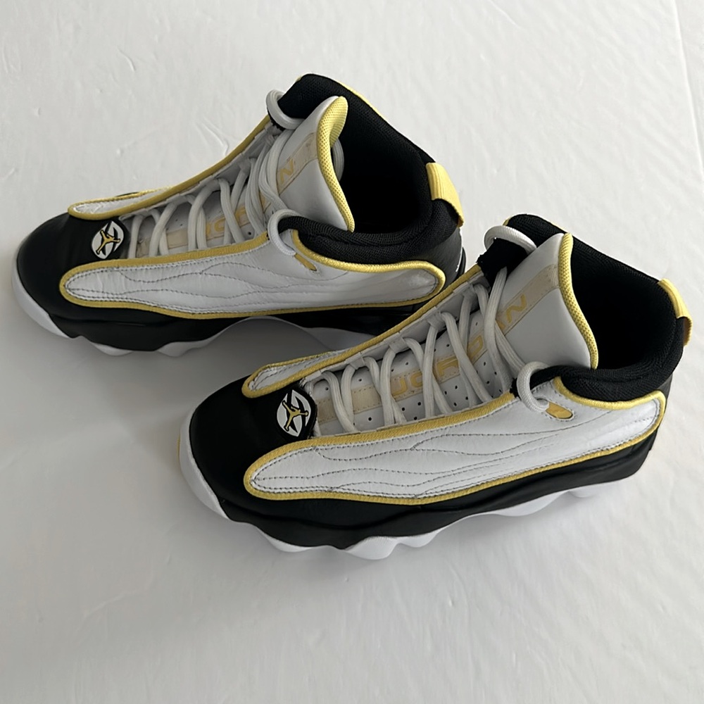 NIKE - AIR JORDAN || Pro Strong GS Tour Kids Sneakers. Sz. 5Y - Picture 7 of 17